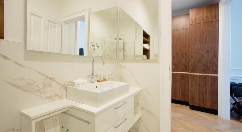 Imperium Residence - Experience the most Luxurious Apartment in Vienna Center photo