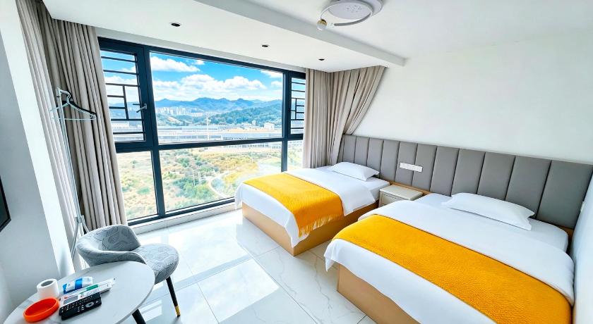 Zhangjiajie Qingfeng B&B West Station Branch