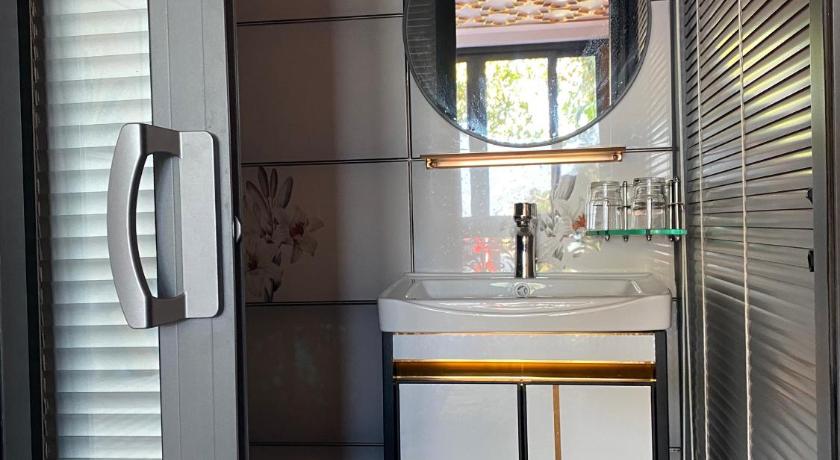 MBee Hotel - image 7