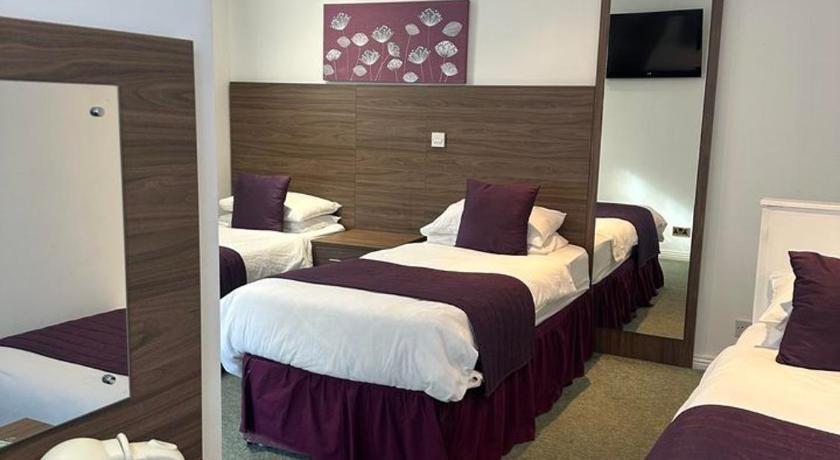 Image of Triple Room 0