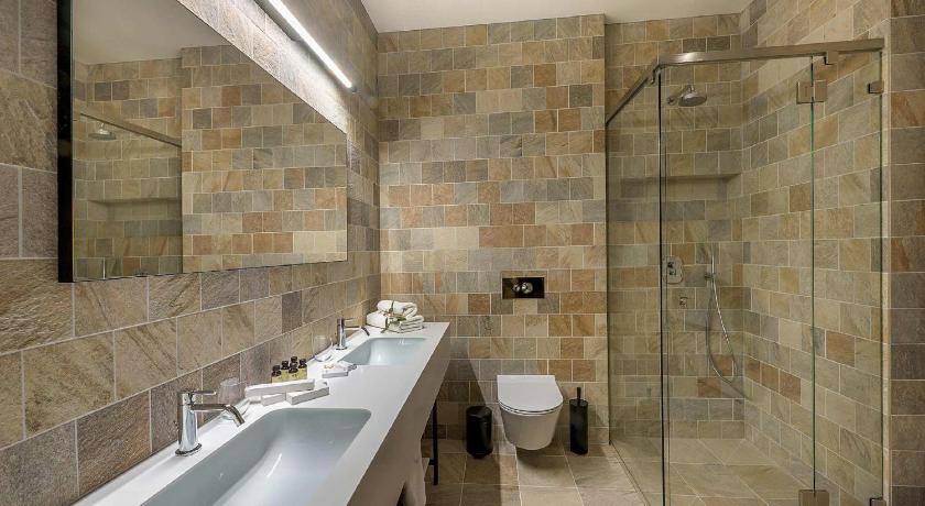 Image of Superior Room 2