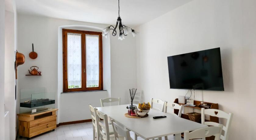 Sun Tower by Quokka 360 - Spacious Bike Holiday Home near Lake Como