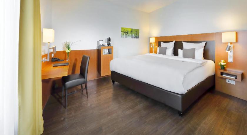 Image of Executive Double Room Skyline View 0