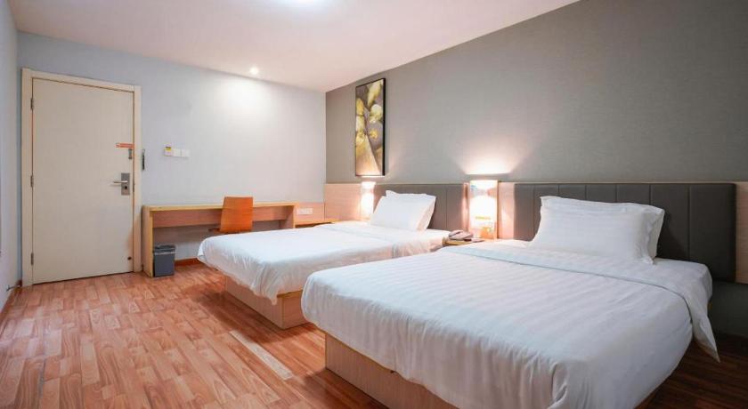 7 Days Inn Wuhan Hanzheng Street Shengli Road Metro Station - image 5