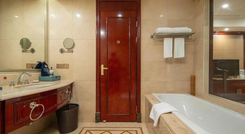 Chutian Guangdong International Hotel - image 23