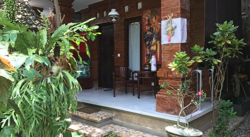 Santana Bali Home stay photo