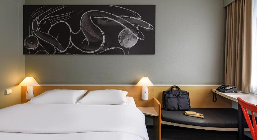 Image of Standard Room with One Double Bed 12