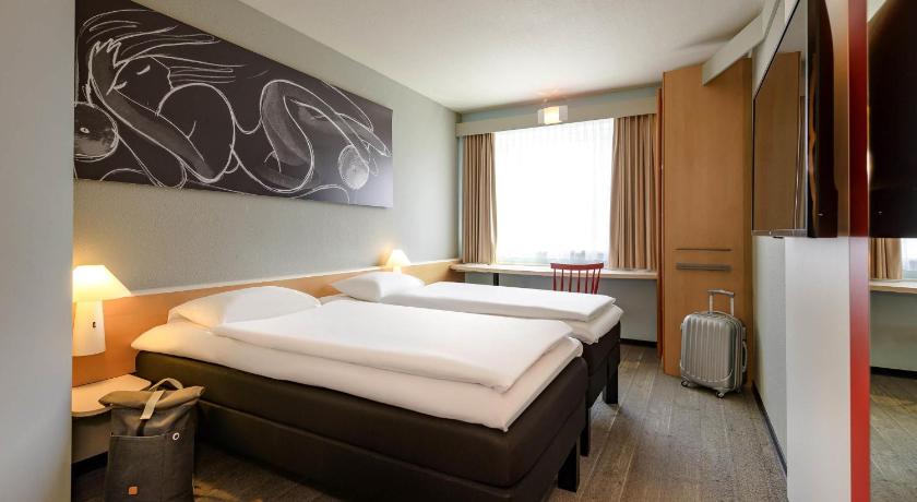 Image of Standard Room with twin beds 13