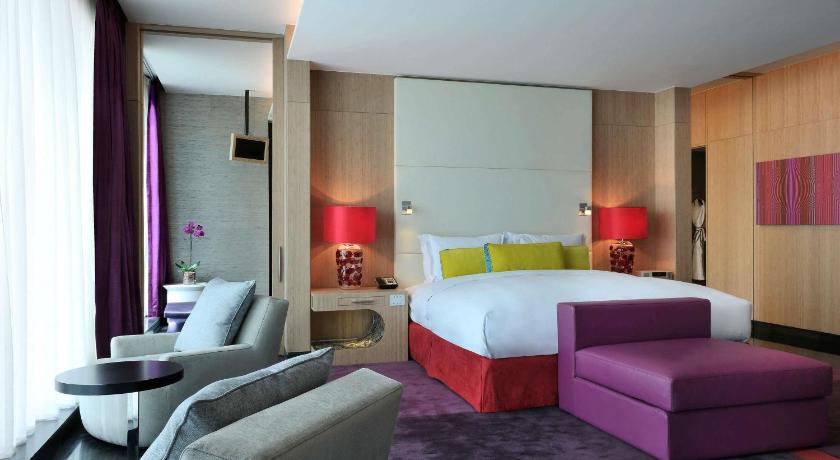 รูปของRoyal King Suite with View and Club Access 1