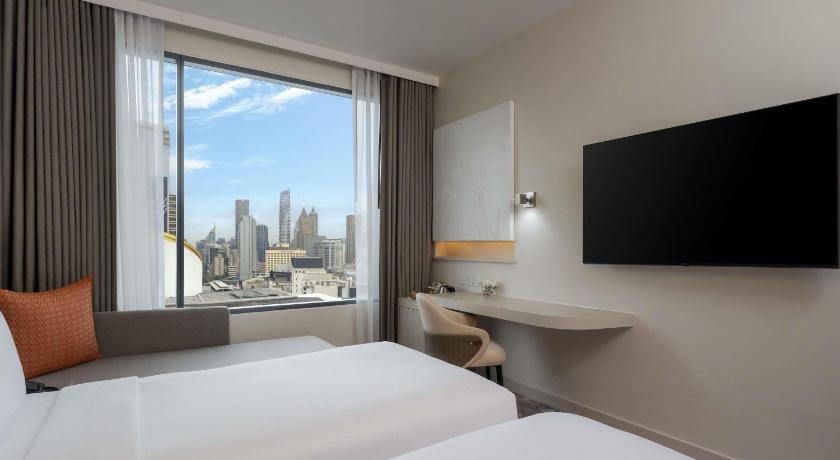Image of Deluxe Room with 2 Single Beds 1