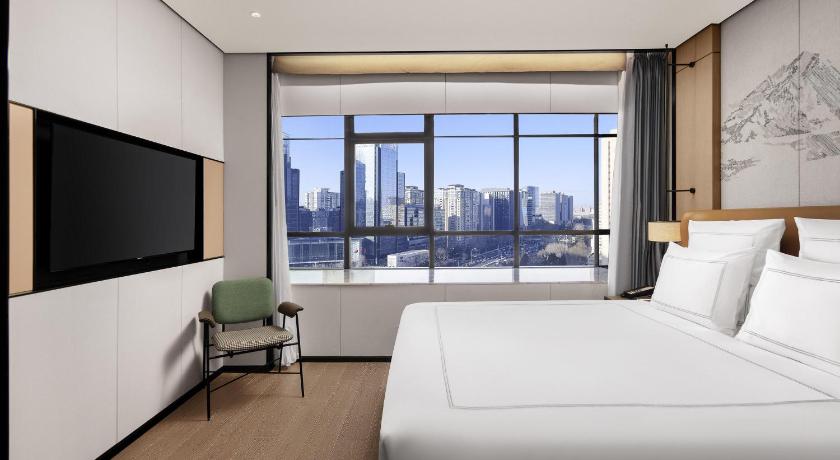 Zdjęcie: Swiss Grand Executive Room with King-size bed, Lounge Access, and City View 1