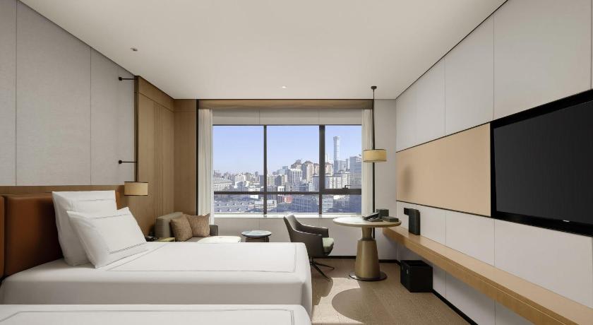 Zdjęcie: Premier with Twin Beds, City & Garden View 1