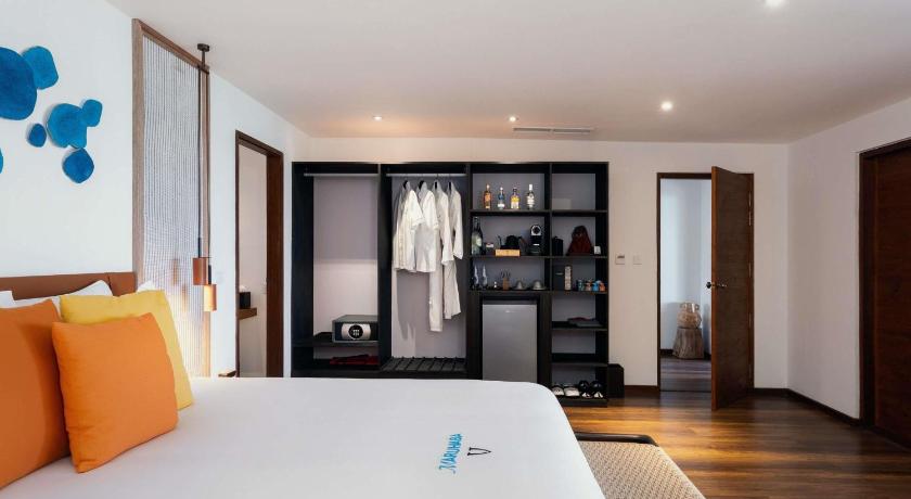 Image of Three-Bedroom Beachfront Villa with Private Pool 2