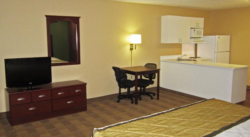 Extended Stay America Suites - Milwaukee - Waukesha