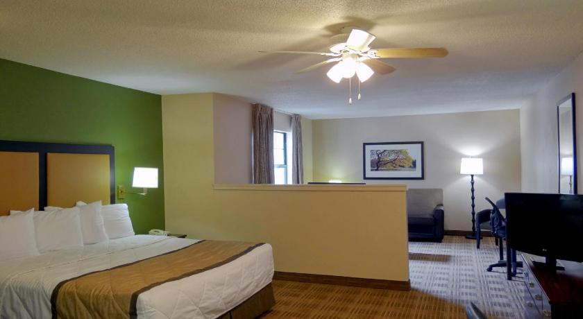 Extended Stay America Suites - Milwaukee - Waukesha