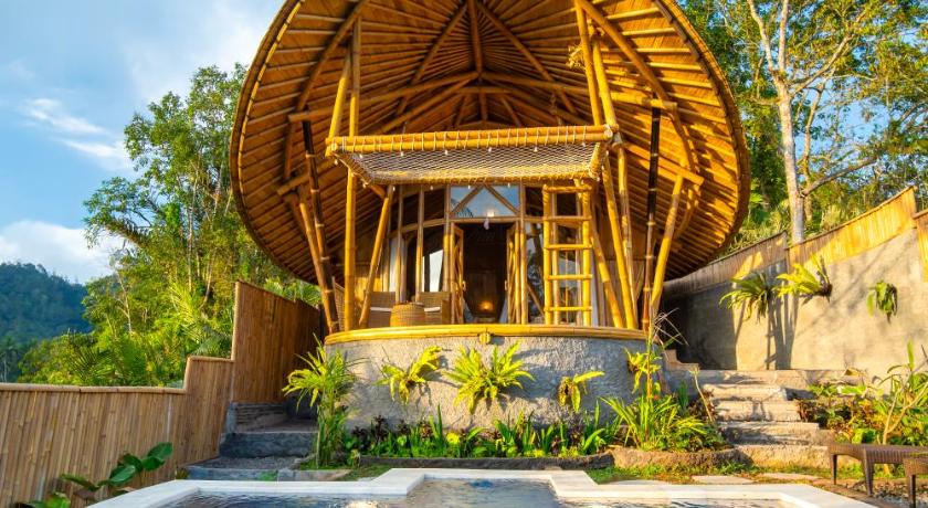 Tampilan Breezy hill bamboo retreat
