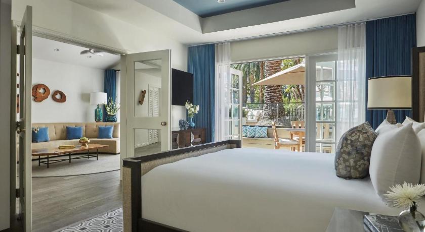 Image of Bungalow King Bed 0