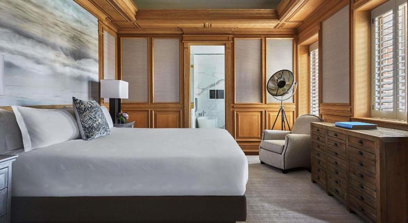 Image of Palisades Suite King Non-Smoking 1