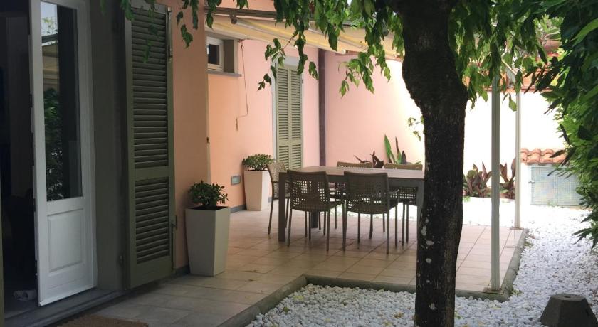 La Casa Del Maestro Forte Dei Marmi 2020 Updated Deals Hd Photos Reviews