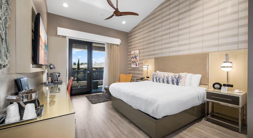 Image of King Room with Balcony 0