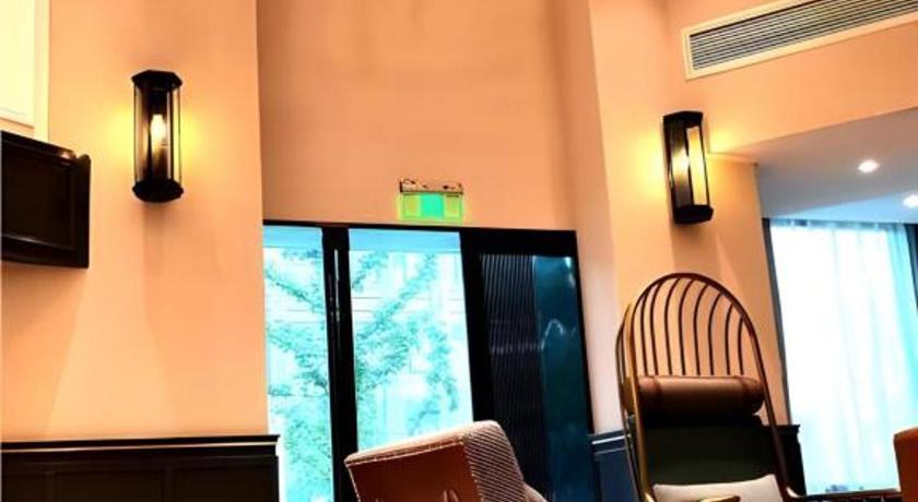Premier City Comfort Hotel Wuhan Yellow Crane Shouyi Road Metro Station - image 2