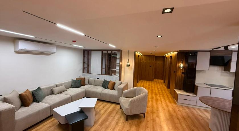 Prestige Hotel Suites - image 5