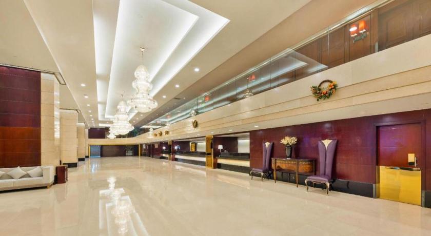 Century Plaza Hotel - image 10
