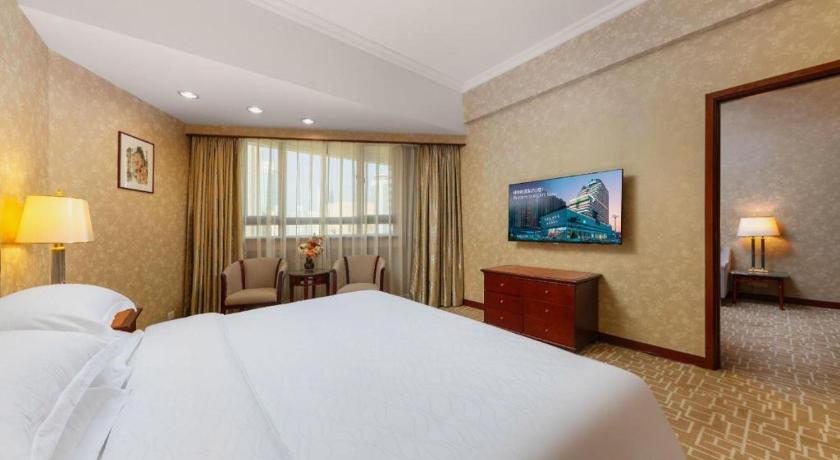 Century Plaza Hotel - image 30