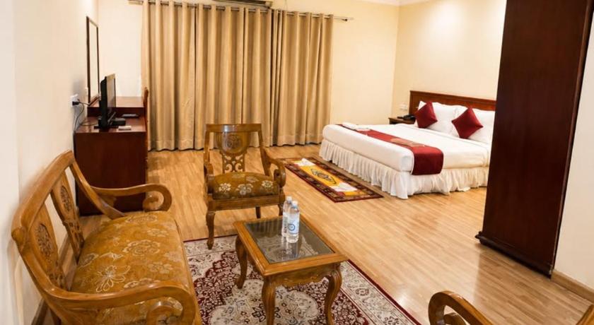 The Orchid Hotel - image 9