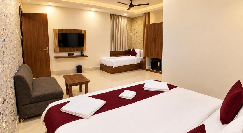 Hotel SKS Saffron Suites Varanasi - image 13