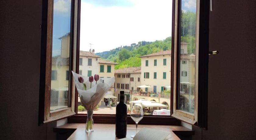 La finestra sulla piazza