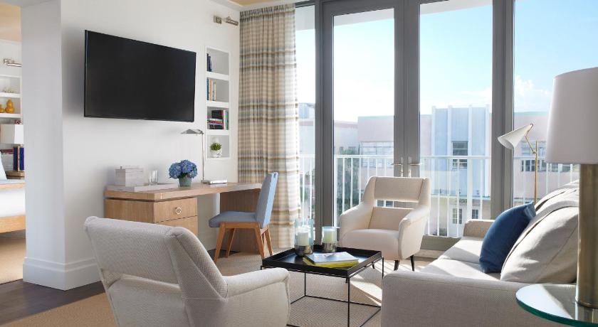 Immagine di Suite con Letto Matrimoniale King Size e con Balcone (King Suite with Balcony) 0