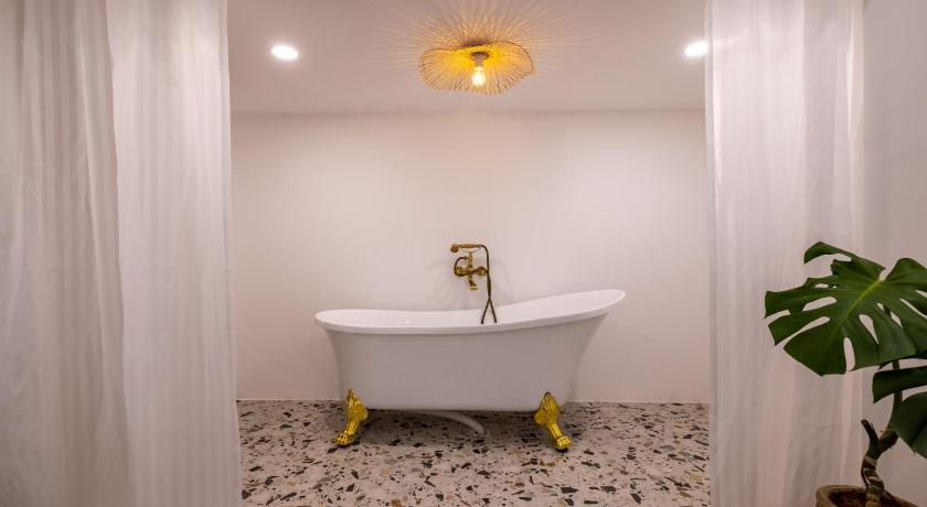 Pisces Hotel Hue - image 8