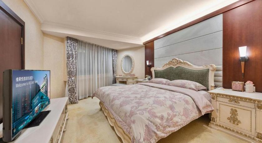 Century Plaza Hotel - image 39