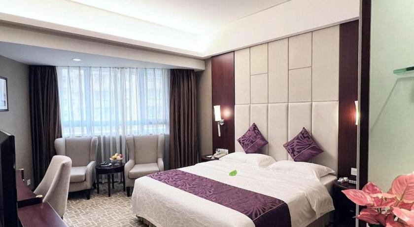 Century Plaza Hotel - image 15