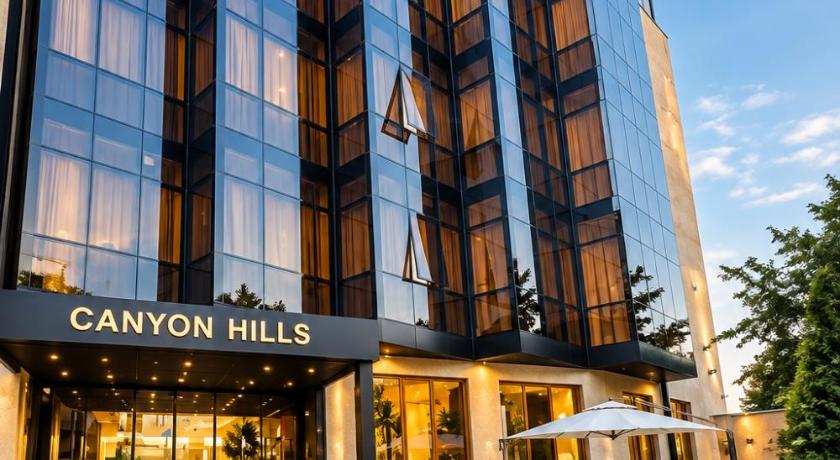 Canyon Hills Hotel