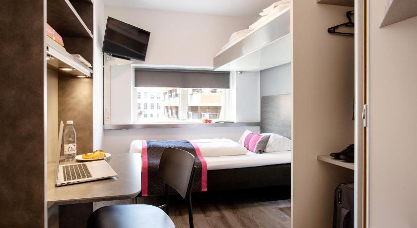 Image of Standard Queen Room 0