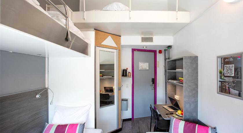 Image of Standard Family Room 1