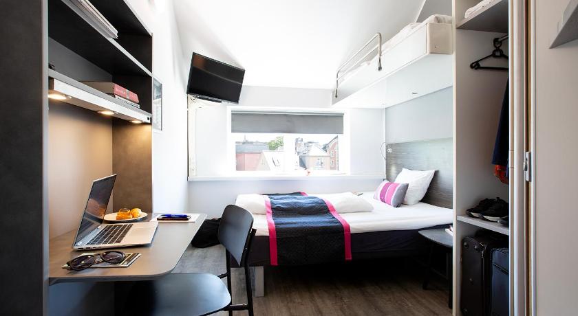 Image of Commodore Room 1