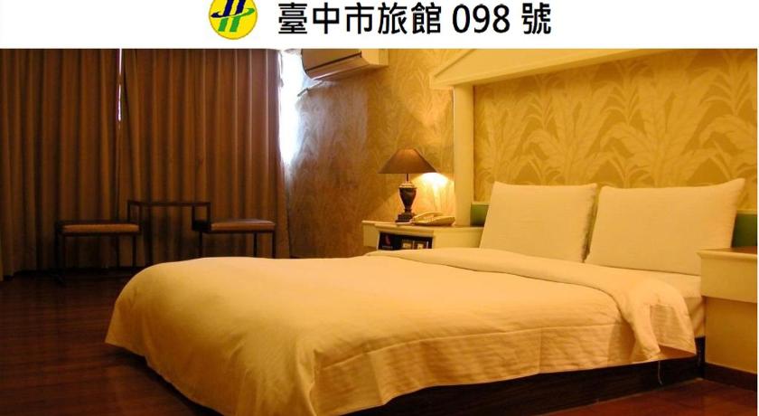 Zaw Jung Business Hotel - image 42