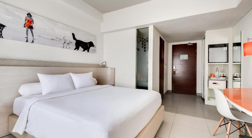 Image of Super Saver Package (Room + Pizza) 1