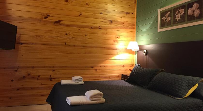 Image of Four-Bedroom House 14