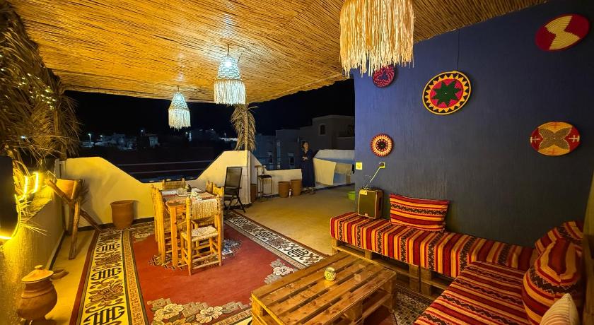 Waves House Tamraght - Surf & Chill Hostel
