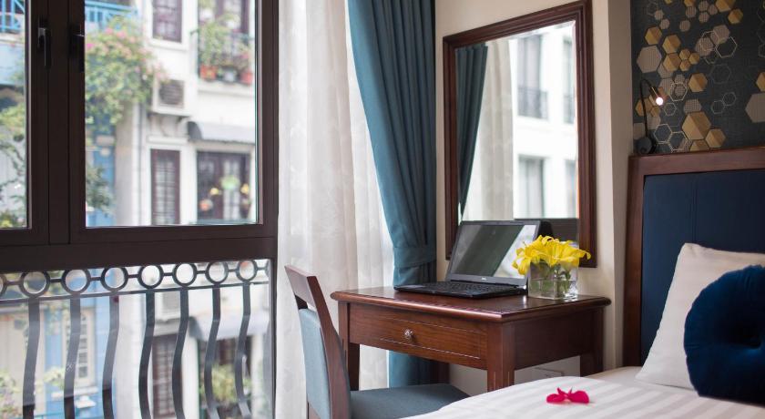 Image of Holiday Room 8