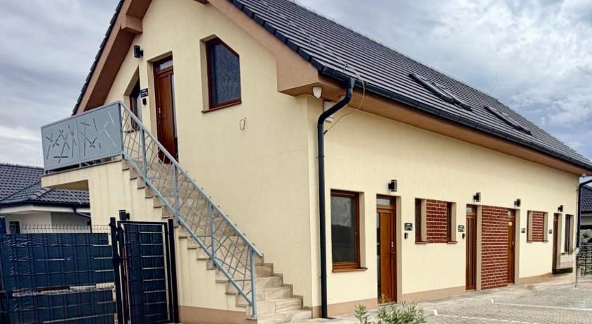Photo de HENRY APARTMENT - Nesvady - Slovakia - Réservation à prix Agoda