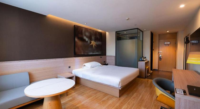 IU Hotel Zhengzhou Wenhua Road Sanquan Road Branch - image 12