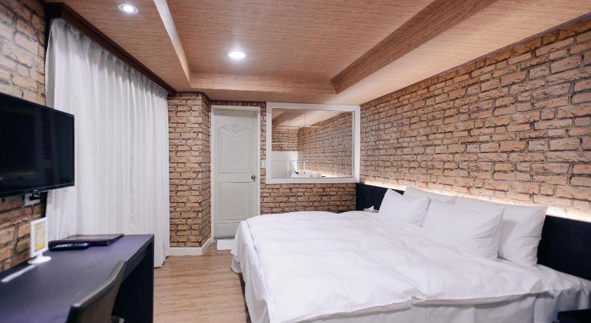 Image of Standard Double Room 1