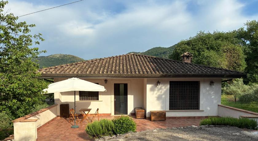La Casa di Tina vicino le Grotte di Falvaterra