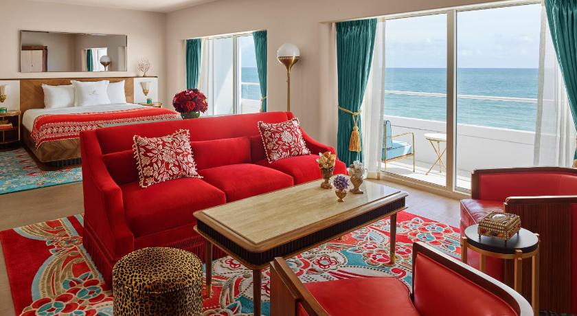 PREMIER OCEANFRONT ROOM 1 King Bed, 68SM/727SF fotója 0