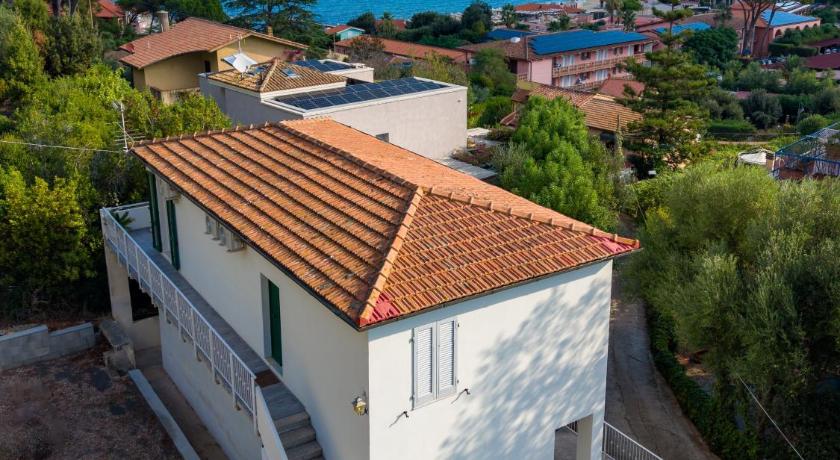 Villa Viola Rooms, a 200mt dalla spiaggia di Procchio